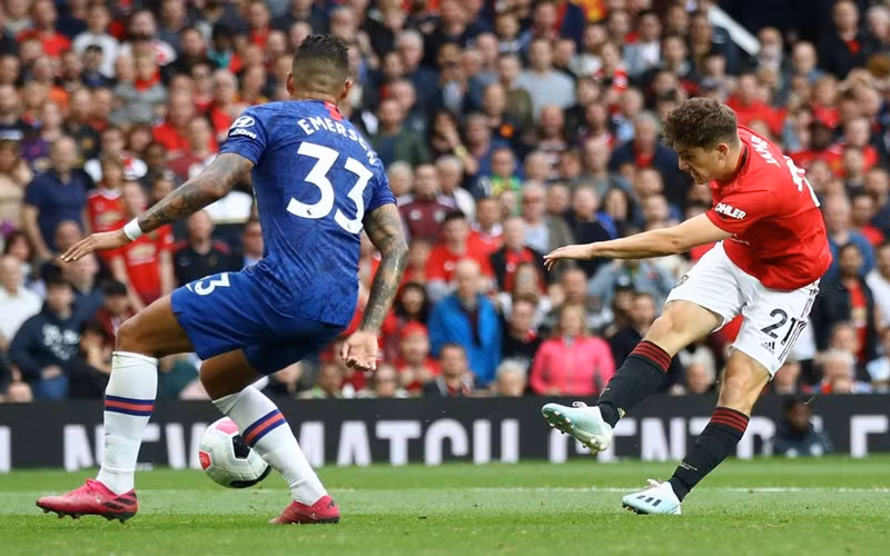 Chelsea đang chịu rất nhiều sức ép từ Manchester UTD. (Ảnh: Goal.com)