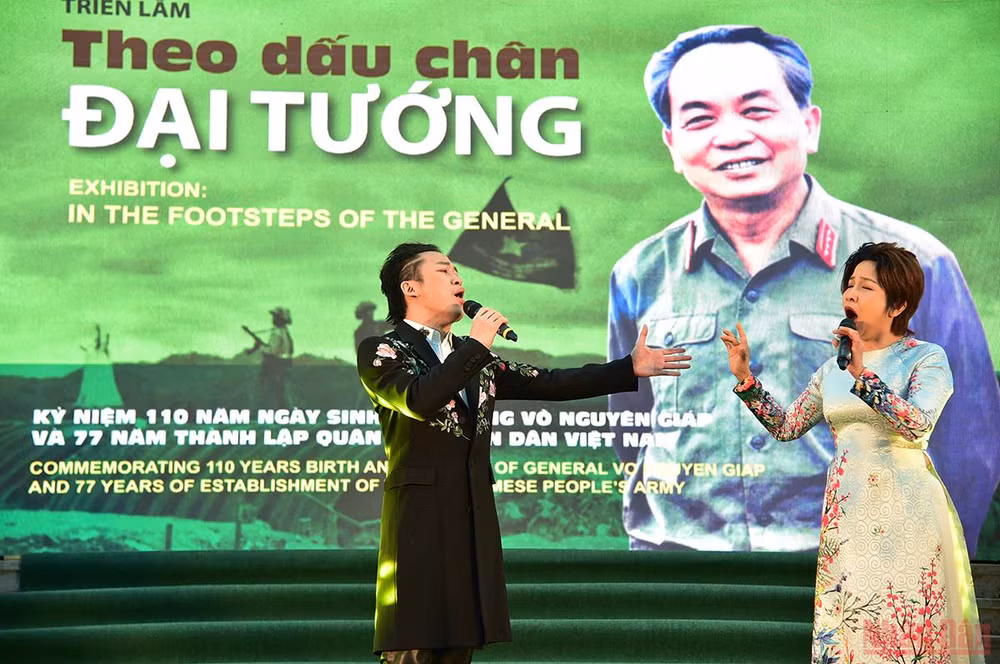 Triển lãm -0