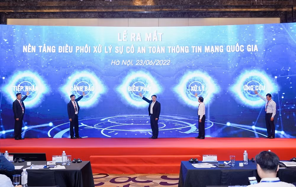 Nhấn nút khai trương Nền tảng điều phối xử lý sự cố an toàn thông tin mạng quốc gia.