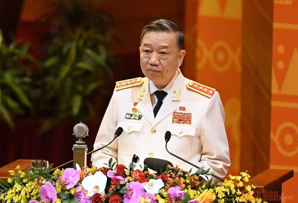 Bộ trưởng Công an Tô Lâm trình bày tham luận. 