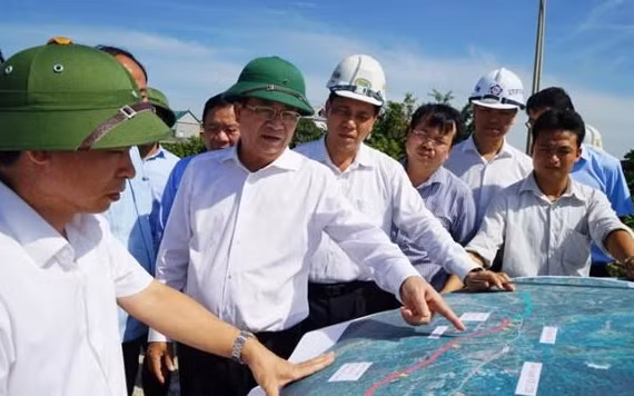 Phó Thủ tướng Trịnh Đình Dũng kiểm tra thi công Dự án tuyến cao tốc bắc-nam phía đông đoạn Cao Bồ - Mai Sơn.