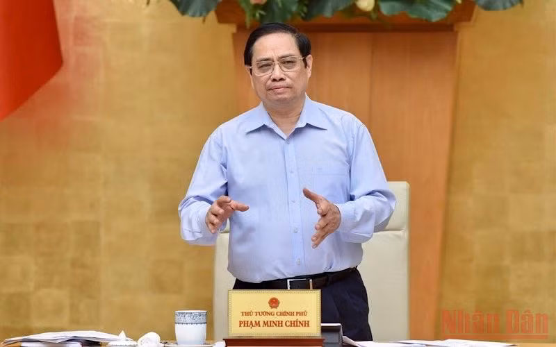Thủ tướng Phạm Minh Chính chủ trì Hội nghị trực tuyến của Thường trực Chính phủ sơ kết 1 tháng công tác phòng, chống dịch Covid-19. (Ảnh: TRẦN HẢI)