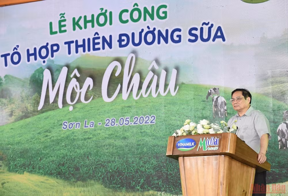 Thủ tướng Phạm Minh Chính dự Lễ khởi công dự án “Tổ hợp Thiên đường sữa Mộc Châu” -0