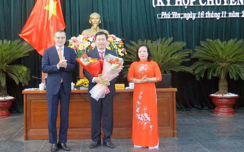 Phú Yên bầu các chức danh chủ chốt HĐND và UBND tỉnh -0