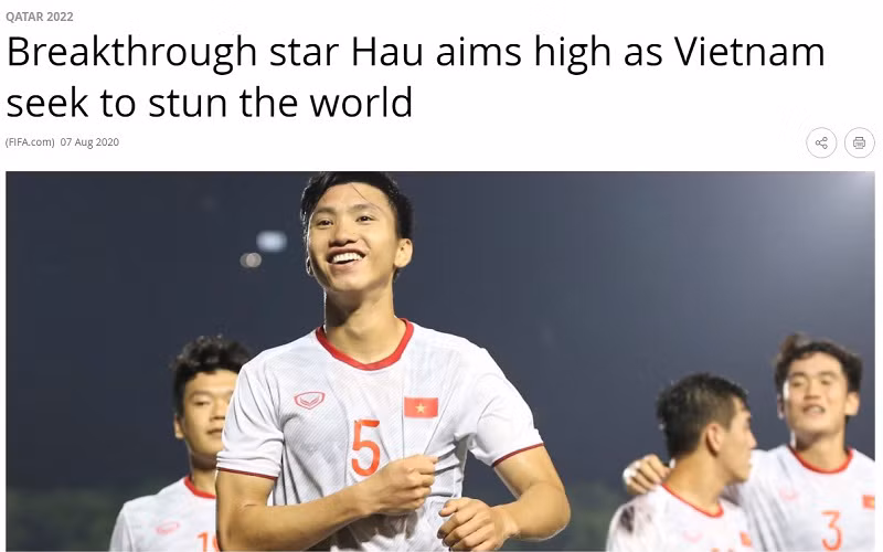 Tựa đề bài viết về Văn Hậu được đăng tải trên trang chủ FIFA. (Ảnh chụp màn hình).