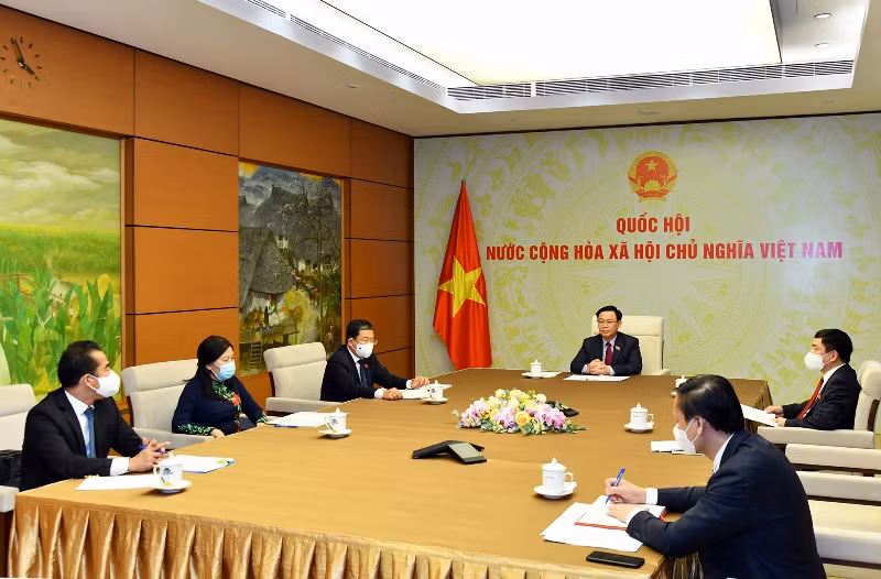 Liên bang Nga xem xét chuyển giao công nghệ sản xuất vaccine Sputnik V tại Việt Nam -0