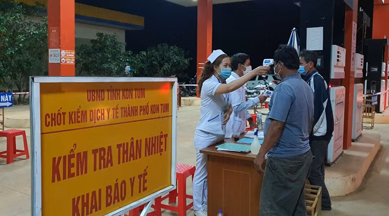Chốt kiểm tra phòng, chống dịch Covid-19 đặt tại Trạm Kiểm soát Sao Mai, xã Hòa Bình, TP Kon Tum tạm dừng hoạt động từ 17 giờ ngày 2-3.