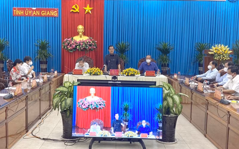Quang cảnh cuộc họp.