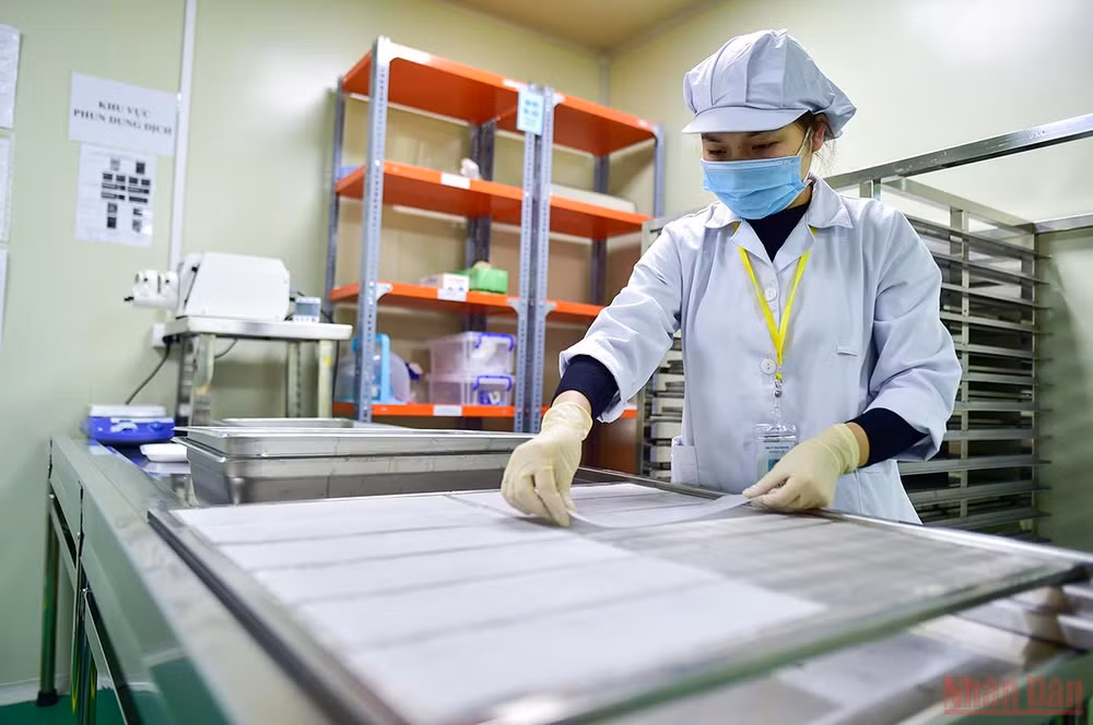 Cận cảnh quy trình sản xuất kit Test nhanh kháng nguyên SARS-CoV-2 “Made in Viet Nam” -0