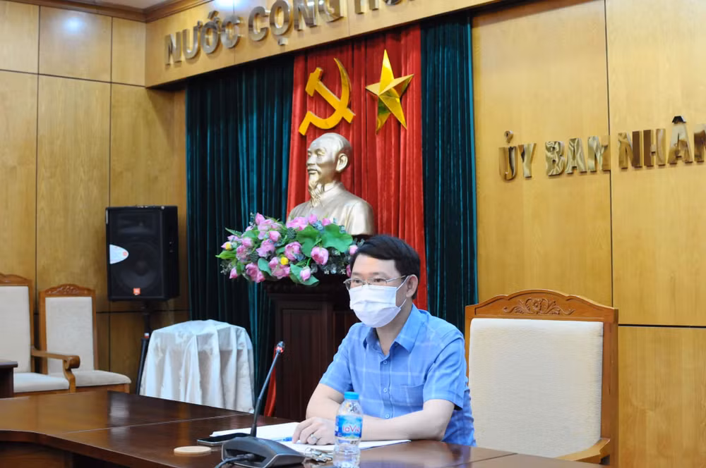 Ông Lê Ánh Dương, Chủ tịch UBND tỉnh Bắc Giang phát biểu tại cuộc họp.
