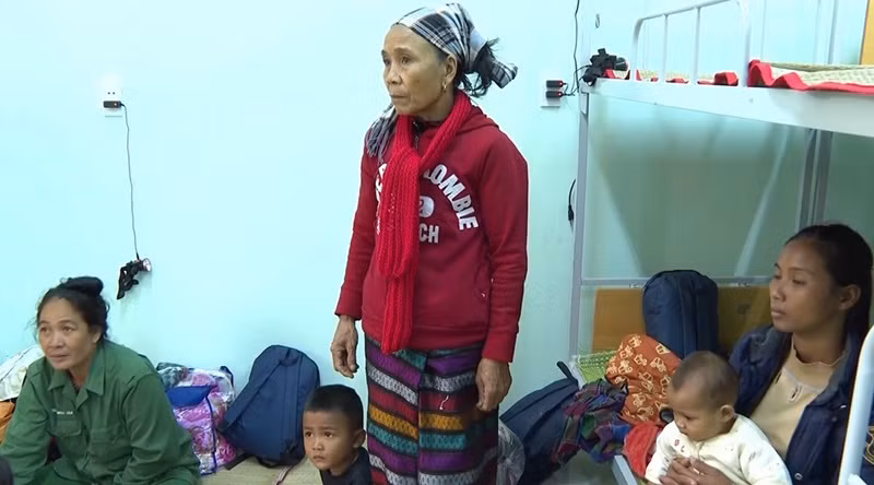 Bộ trưởng Nguyễn Xuân Cường kiểm tra công tác ứng phó bão số 13 tại Quảng Bình -0