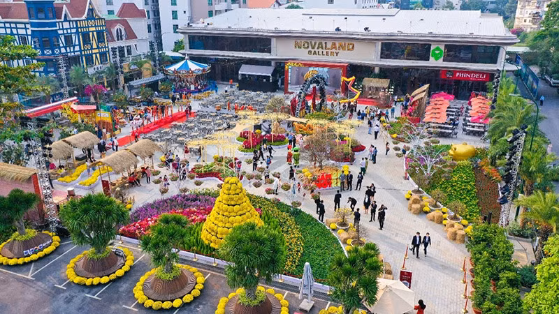 Toàn cảnh Hội hoa Xuân 2022 tại Novaland Gallery.
