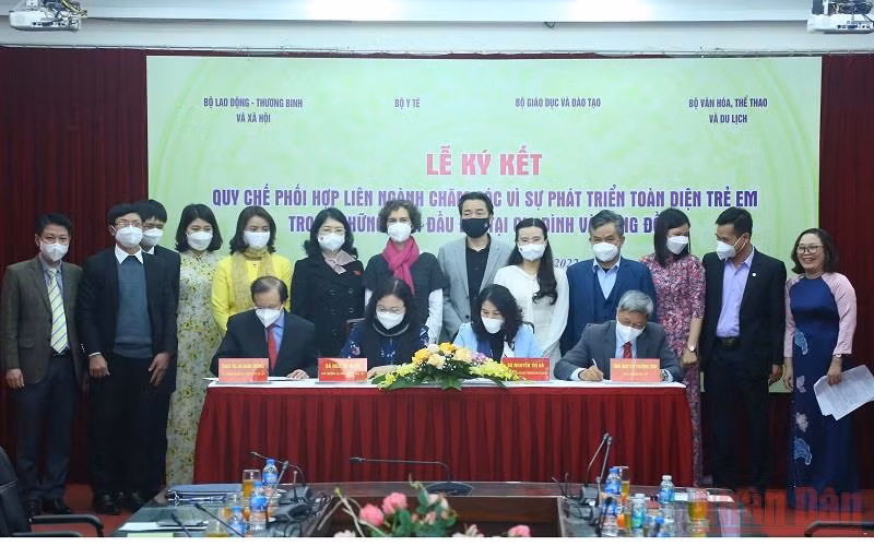 Lễ ký kết Quy chế phối hợp liên ngành thực hiện Đề án chăm sóc vì sự phát triển toàn diện của trẻ thơ những năm đầu đời tại gia đình và cộng đồng giai đoạn 2018-2025.