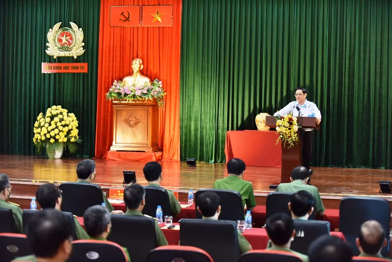 Xứng đáng là “Thanh bảo kiếm và lá chắn” cùng đồng bào, chiến sĩ cả nước ngăn chặn dịch Covid-19 và tội phạm -0