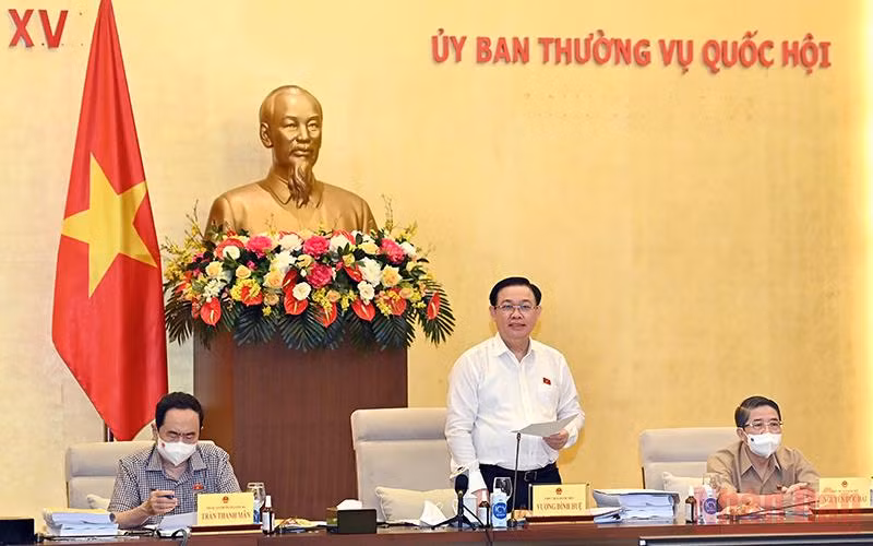 Chủ tịch Quốc hội Vương Đình Huệ phát biểu ý kiến tại cuộc làm việc. (Ảnh: DUY LINH) 