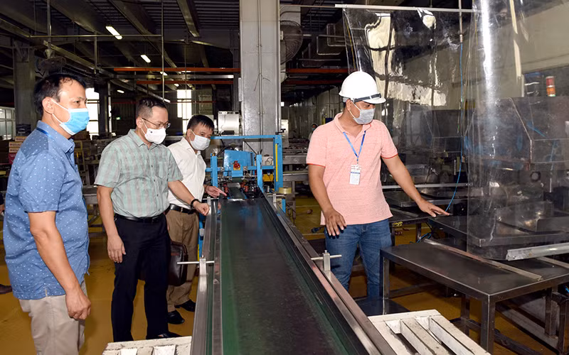 Nghệ An tăng cường công tác phòng, chống dịch tại các khu công nghiệp -0