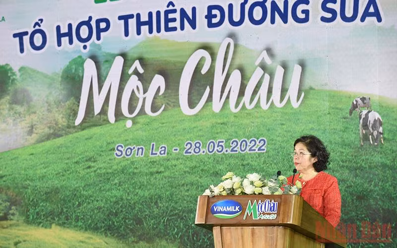 Thủ tướng Phạm Minh Chính dự Lễ khởi công Dự án Tổ hợp Thiên đường sữa Mộc Châu -0