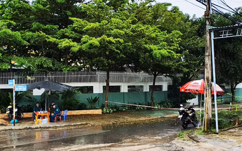 Chốt kiểm soát dịch Covid-19 tại thành phố Kon Tum.