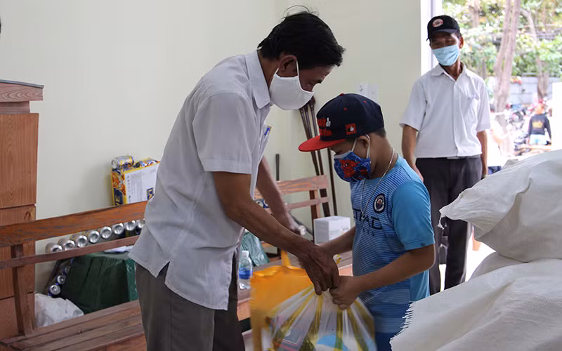 Hỗ trợ gia đình công nhân, lao động khó khăn trong đợt dịch tháng 8.