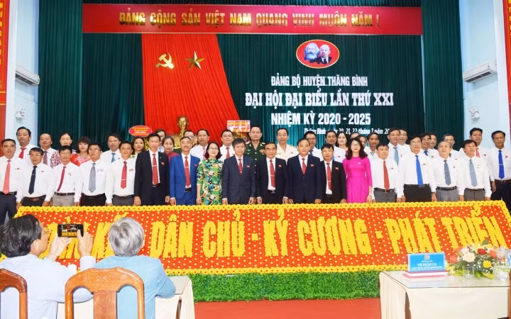 Ban Chấp hành Đảng bộ huyện Thăng Bình khóa 21 ra mắt.