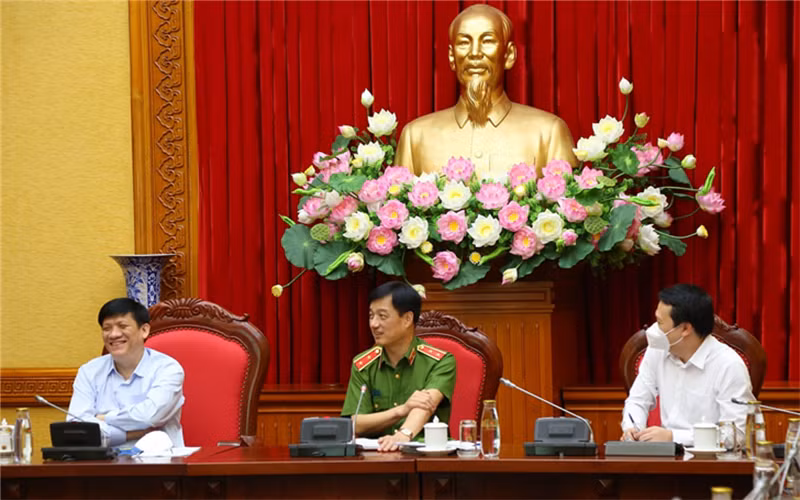 Ba cơ quan chia sẻ dữ liệu dùng chung trên Cơ sở dữ liệu quốc gia về dân cư tạo thuận lợi cho người dân trong khai báo y tế.