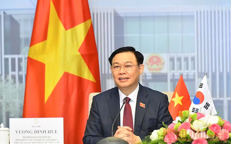 Chủ tịch Quốc hội Vương Đình Huệ phát biểu tại buổi hội đàm. Ảnh: DUY LINH.