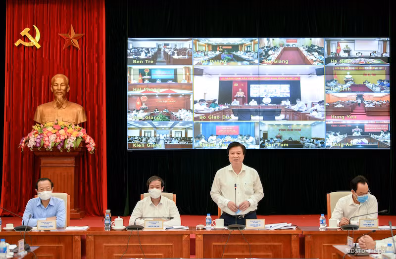 Bộ GD-ĐT: Cố gắng tổ chức thi tốt nghiệp theo đúng lịch, cân nhắc thi đợt 2 -0