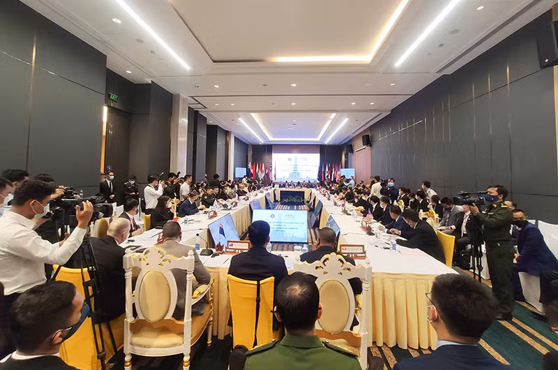 Hội nghị Quan chức quốc phòng cấp cao các nước ASEAN mở rộng (Ảnh: Nguyễn Hiệp)