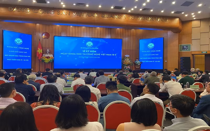 Các đại biểu dự lễ kỷ niệm.