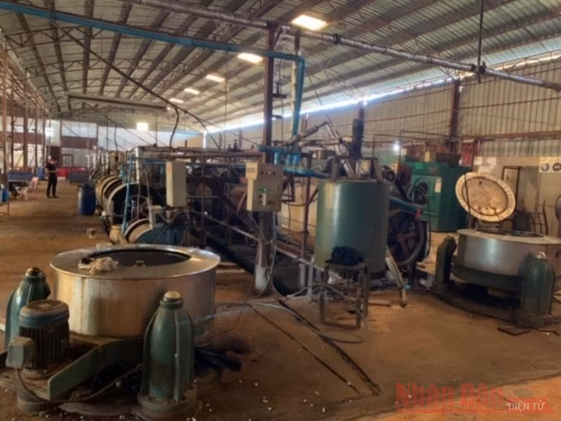 Nhiều nhà máy tại Lào phải dừng hoạt động do ảnh hưởng của dịch Covid-19.