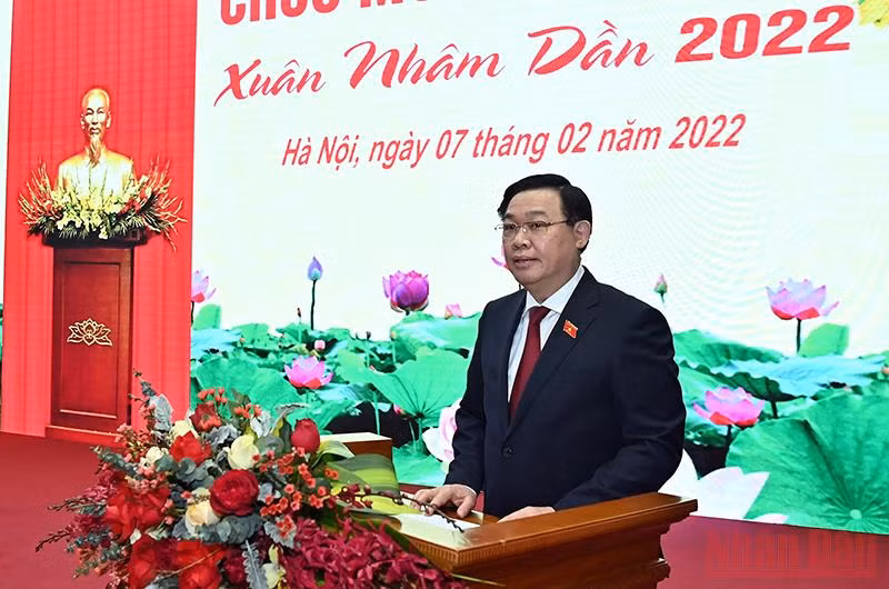 Chủ tịch Quốc hội Vương Đình Huệ phát biểu tại buổi gặp mặt. (Ảnh: DUY LINH)