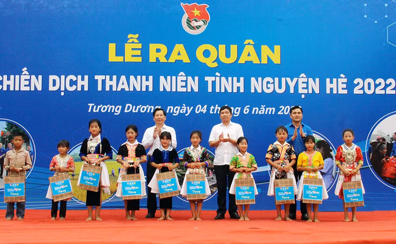 Tuổi trẻ Nghệ An ra quân Chiến dịch tình nguyện hè 2022 -0