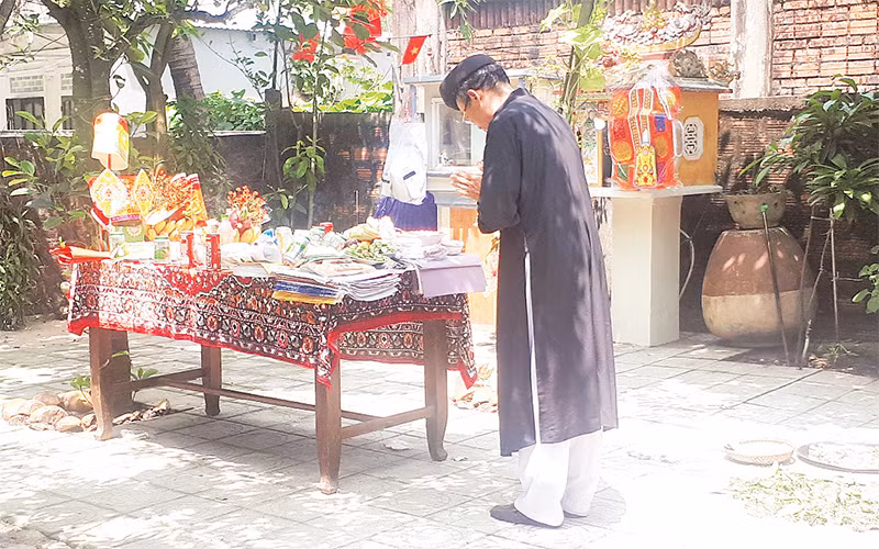Nghi lễ Cúng đất thể hiện tinh thần tôn trọng Thần và Người.