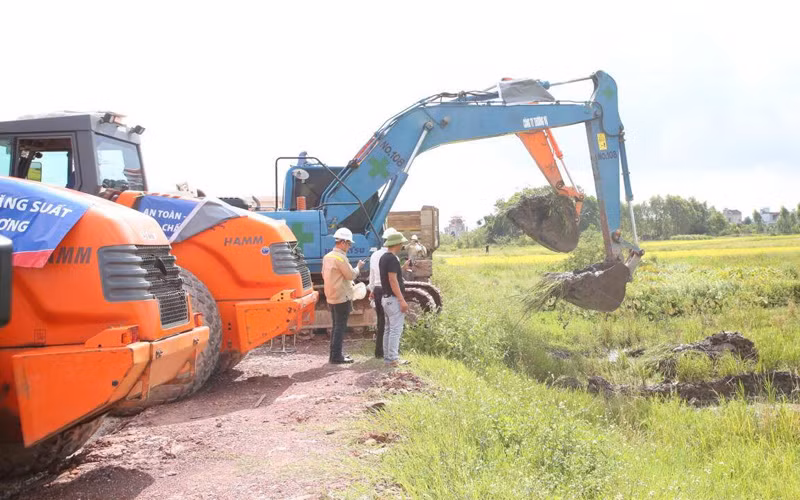 Triển khai thi công cầu Đồng Việt.