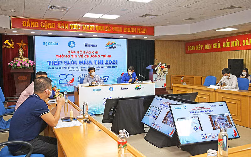 Phát động chương trình “Tiếp sức mùa thi” năm 2021. 
