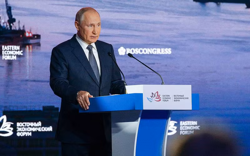 Tổng thống Nga V.Putin phát biểu ý kiến. Ảnh: TASS