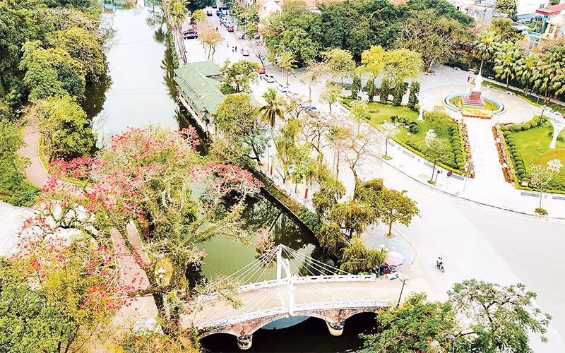 Khu vực hào nước quanh thành cổ Sơn Tây sẽ trở thành phố đi bộ trong thời gian tới.