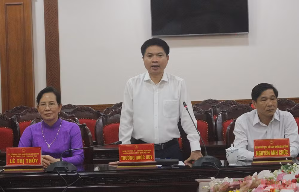 Hà Nam gặp mặt, tuyên dương các huấn luyện viên, vận động viên tham dự SEA Games 31 -0