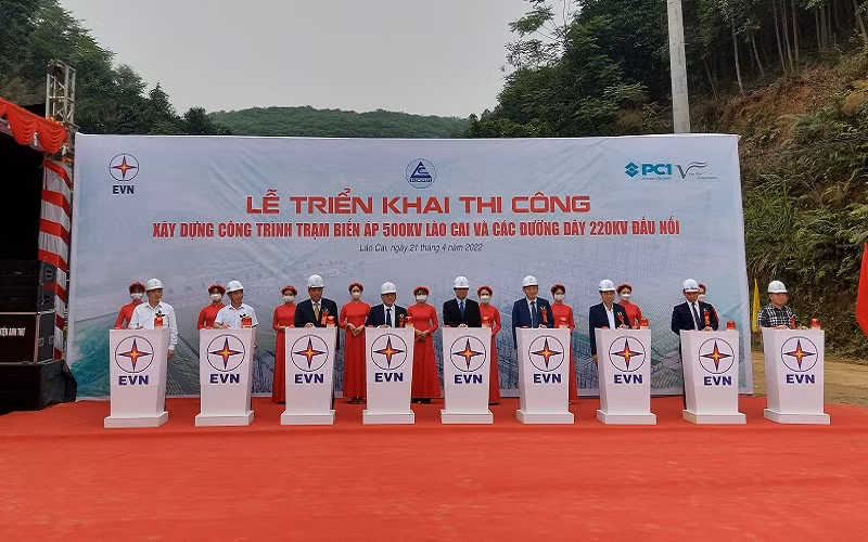 Quang cảnh lễ khởi công.