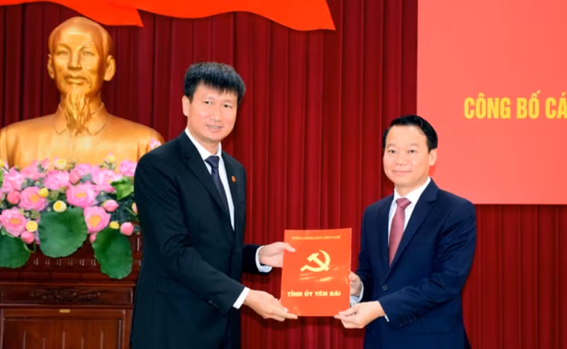 Đồng chí Trần Huy Tuấn được bầu giữ chức Chủ tịch UBND Yên Bái -0