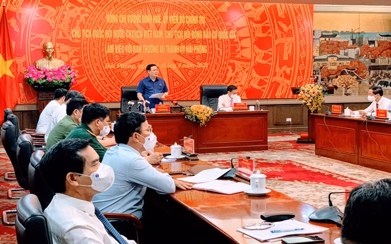 Quang cảnh buổi làm việc của Chủ tịch QH với Ban Thường vụ Thành ủy Hải Phòng.