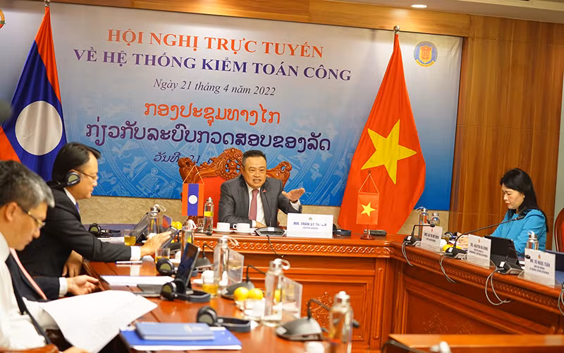 Tổng Kiểm toán nhà nước Việt Nam Trần Sỹ Thanh đồng chủ trì Hội nghị trực tuyến chia sẻ kinh nghiệm về Hệ thống kiểm toán công Việt Nam-Lào.