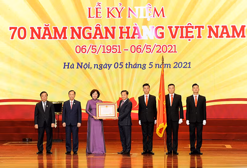 Tổng Bí thư Nguyễn Phú Trọng dự kỷ niệm 70 năm Ngày thành lập Ngân hàng Việt Nam -0