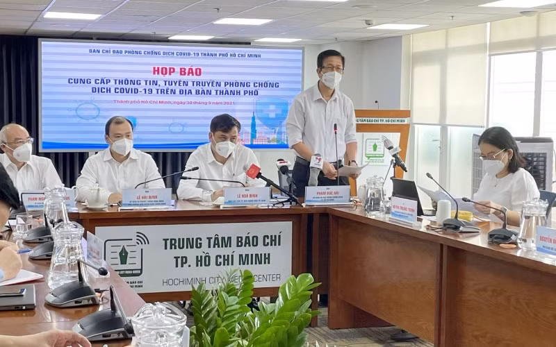 Quang cảnh buổi làm việc.