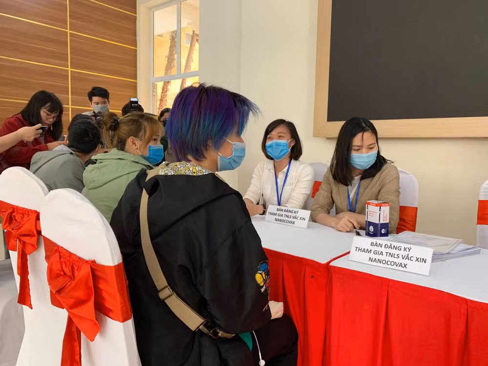 Ngày mai, tiêm vaccine Nanocovax liều cao nhất cho ba người tình nguyện
