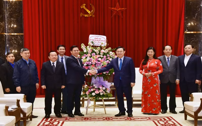 Đồng chí Vương Đình Huệ tiếp Đoàn đại biểu Thường trực Ban Trị sự Tổng hội Hội thánh Tin lành Việt Nam (miền bắc).