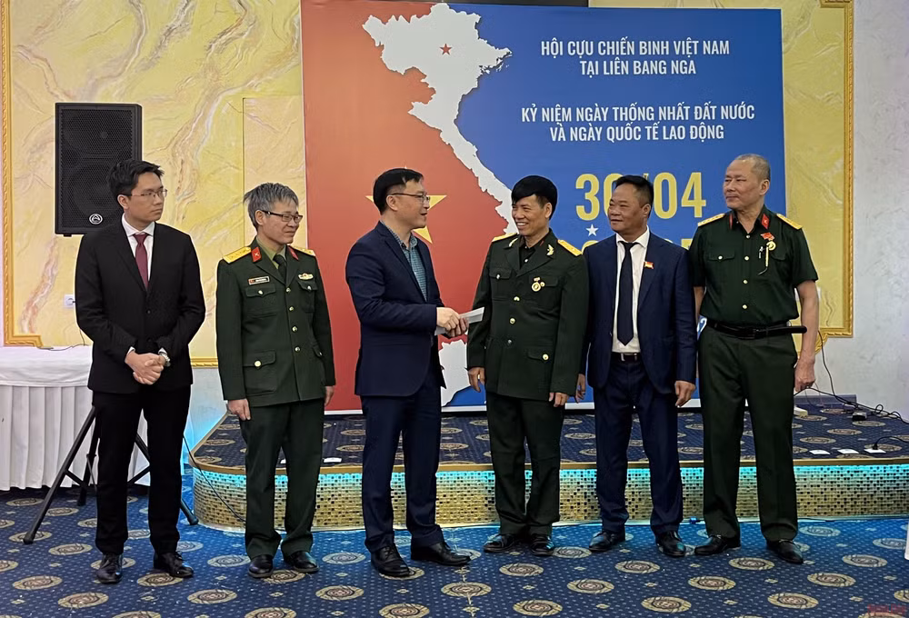 Hội Cựu chiến binh Việt Nam tại Nga gặp mặt mừng ngày thống nhất đất nước -0