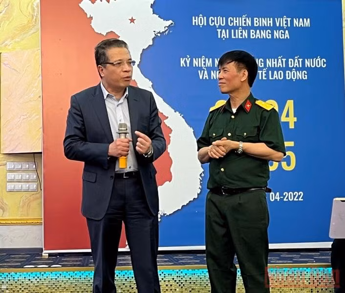 Hội Cựu chiến binh Việt Nam tại Nga gặp mặt mừng ngày thống nhất đất nước -0