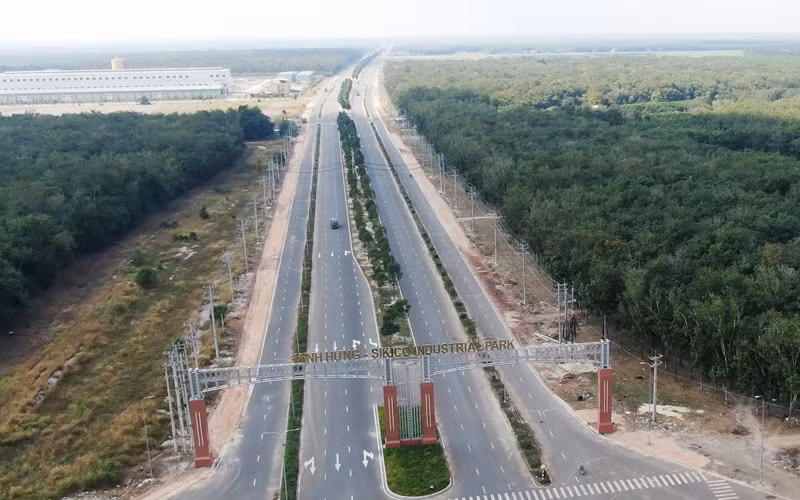 Hạ tầng khu công nghiệp Minh Hưng – SiKiCo (xã Minh Hưng, huyện Chơn Thành) đang được đầu tư hoàn thiện chào đón nhà đầu tư.