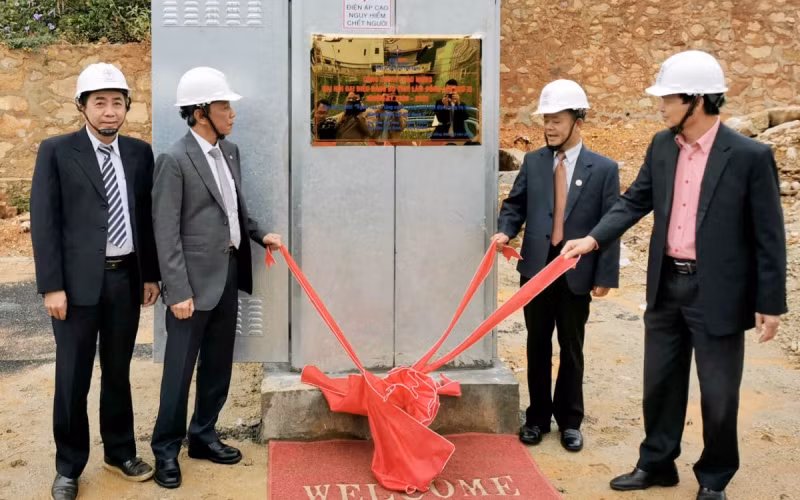 Gắn biển công trình chào mừng Đại hội Đảng bộ tỉnh Lâm Đồng lần thứ 11, nhiệm kỳ 2020-2025.
